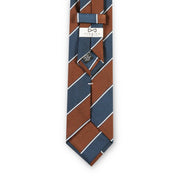 Retro della cravatta regimental blu e marrone con etichetta Illogico