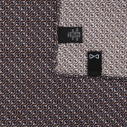 dettaglio Fazzoletto da Taschino In Seta marrone con Design catene