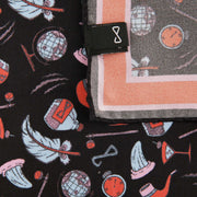 Pochette In seta Nera Con Design Illogico Rosso