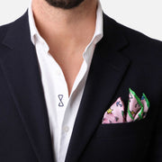 Fazzoletto da Taschino Rosa con bordo Verde in Seta Pattern Illogico indossato