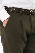 Load image into Gallery viewer, Pantalone chino in cotone con una pence verde
