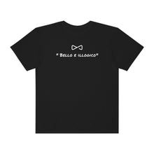 Load image into Gallery viewer, T-shirt nera con scritta &quot;Bello e Illogico&quot;
