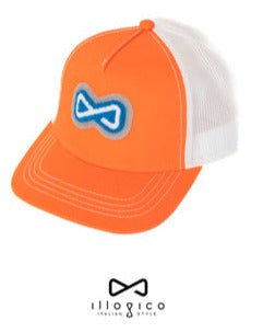 Cappello arancio con visiera